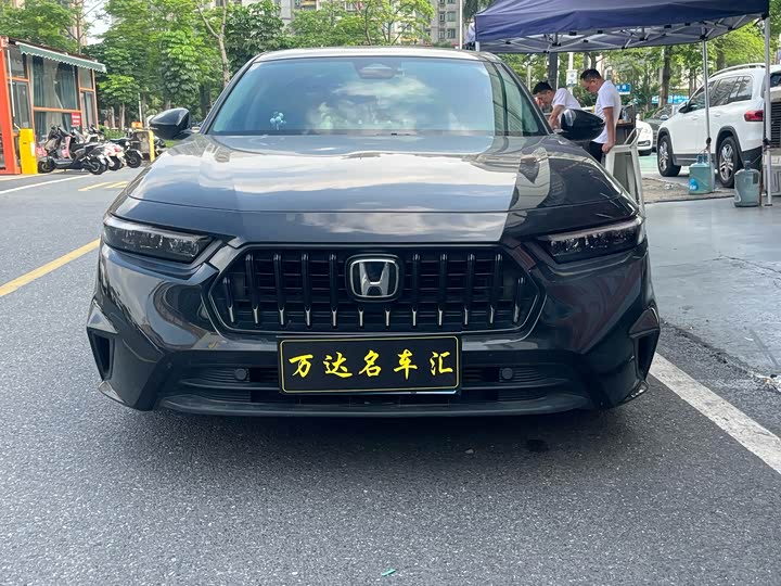 Фото 3 - Honda Inspire