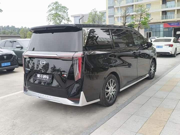 GAC Trumpchi E9 2025 2025款 E9 超级快充 宗师