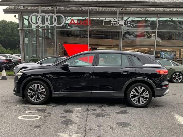 Audi Q5 e-tron 2023 2023款 40 e-tron 闪耀型 锦衣套装