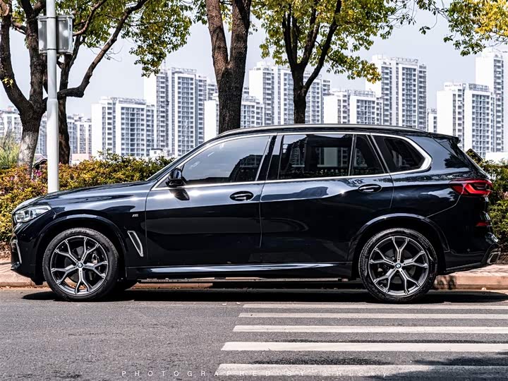 Фото 2 - BMW X5