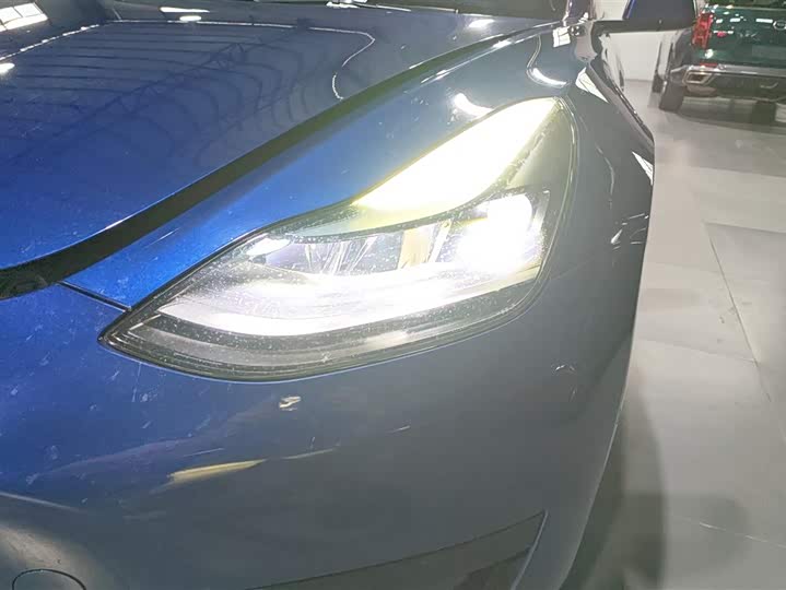 Zdjęcie 5 - Tesla Model 3