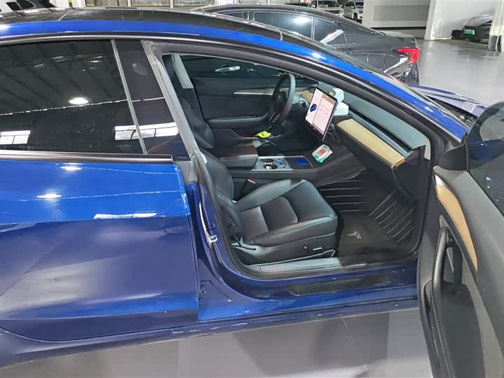 Zdjęcie 8 - Tesla Model 3
