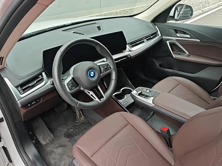 BMW iX1 2025 2025款 eDrive25L M运动套装