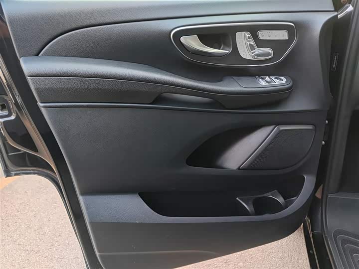 Mercedes-Benz V-Class 2022 2022款 V 260 领航版