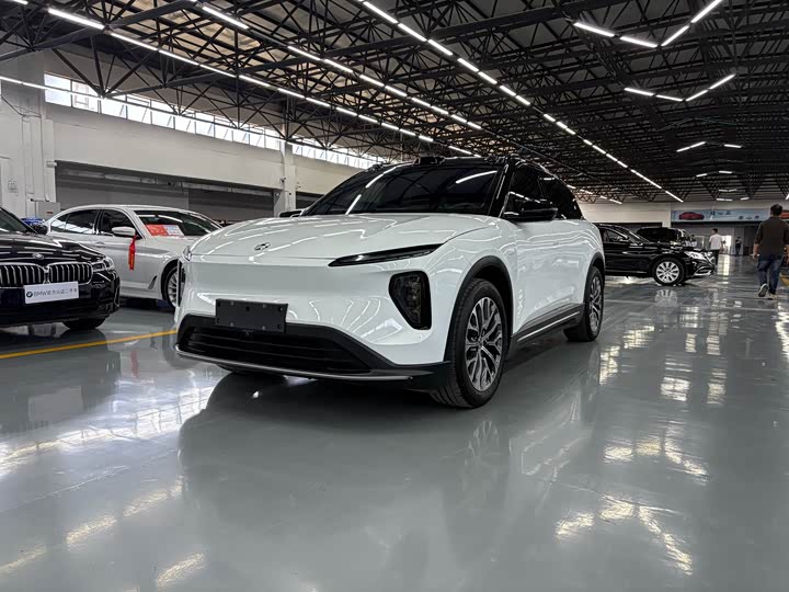Фото 1 - Nio ES6