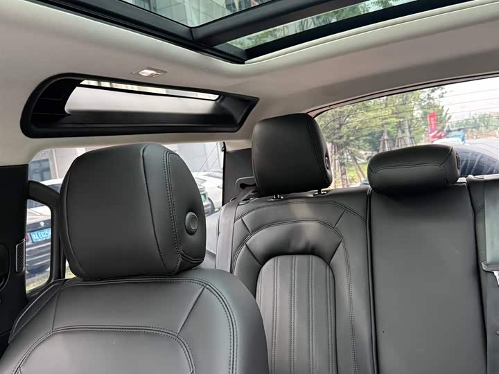 Фото 7 - Land Rover Defender