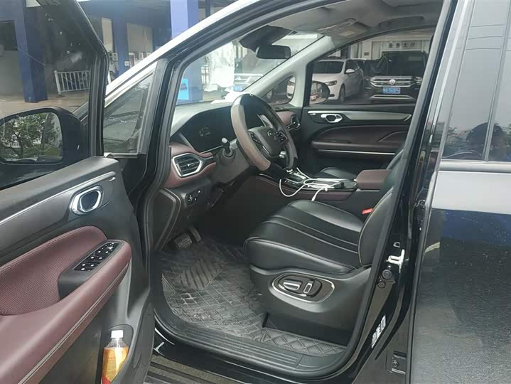 Zdjęcie 9 - GAC Trumpchi M6