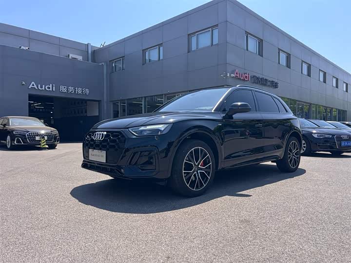 Фото 1 - Audi Q5L
