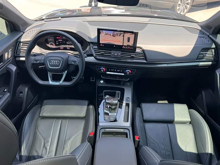 Фото 5 - Audi Q5L