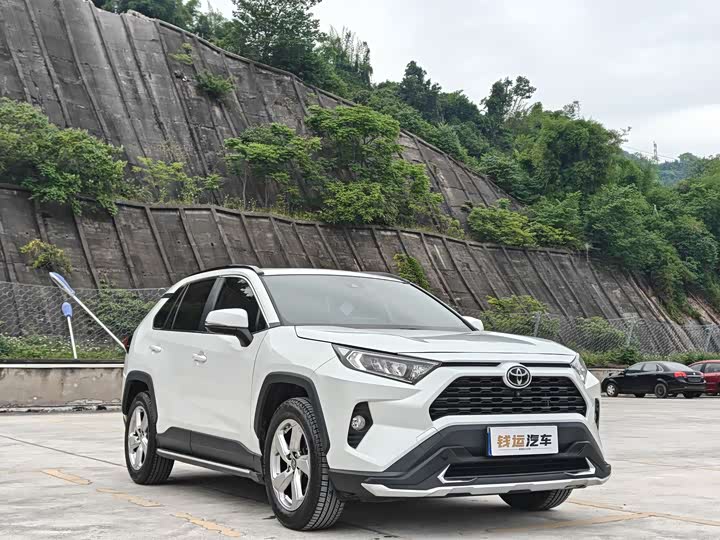 Toyota RAV4 2021 2021款 2.0L CVT两驱风尚PLUS版