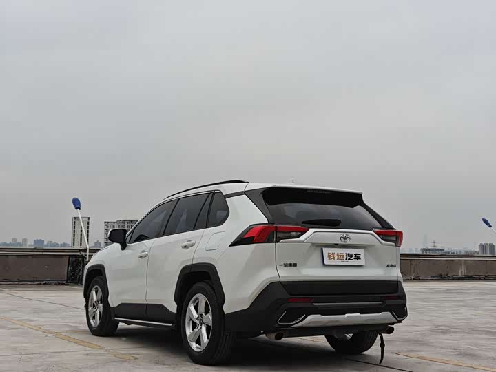 Toyota RAV4 2021 2021款 2.0L CVT两驱风尚PLUS版