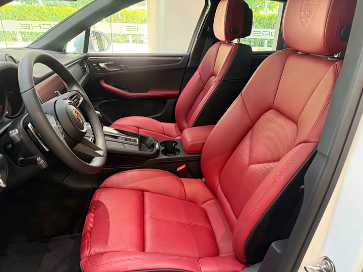 2026 Porsche Macan