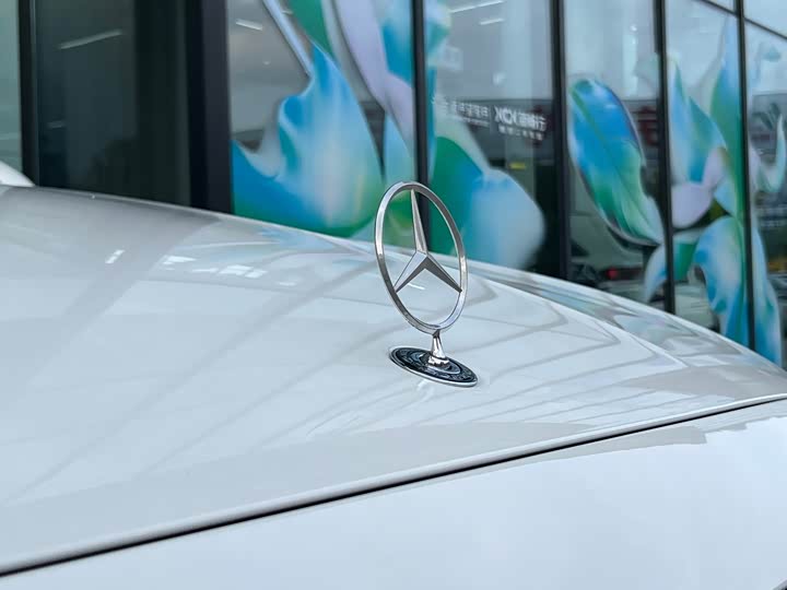 Фото 8 - Mercedes-Benz E-Class
