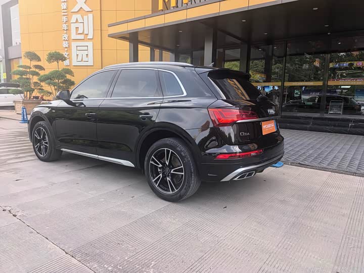Zdjęcie 8 - Audi Q5L