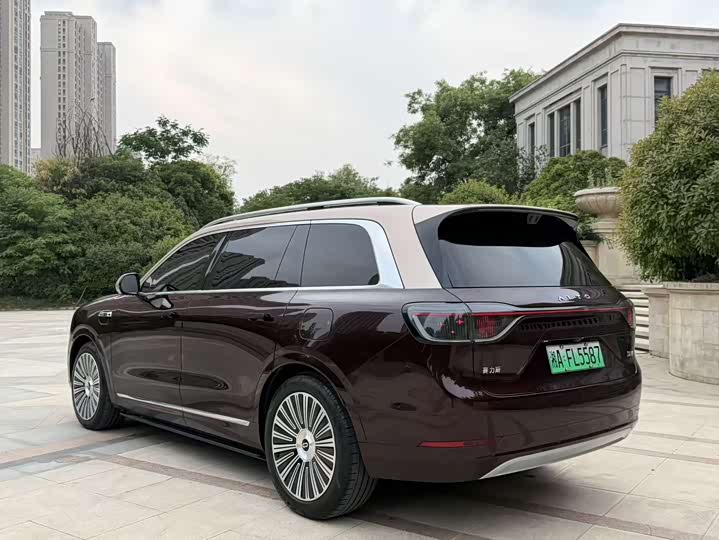 Aito M9 2025 2025款 增程 Ultra版 52kWh 6座版 (192线激光雷达）
