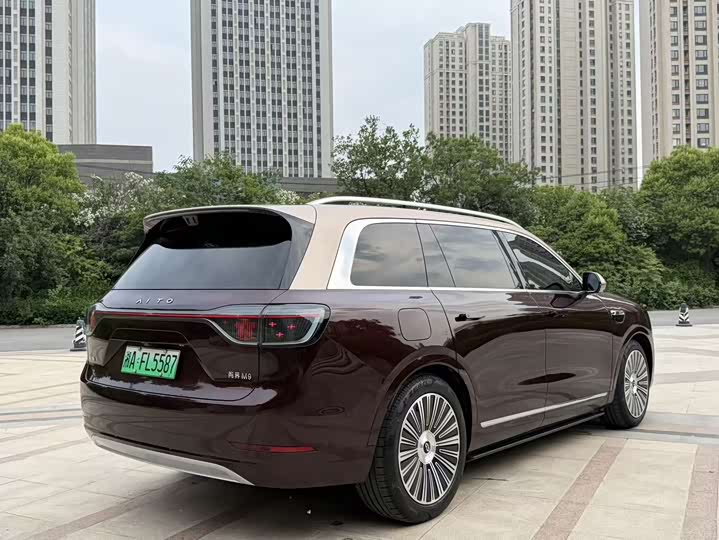 Aito M9 2025 2025款 增程 Ultra版 52kWh 6座版 (192线激光雷达）
