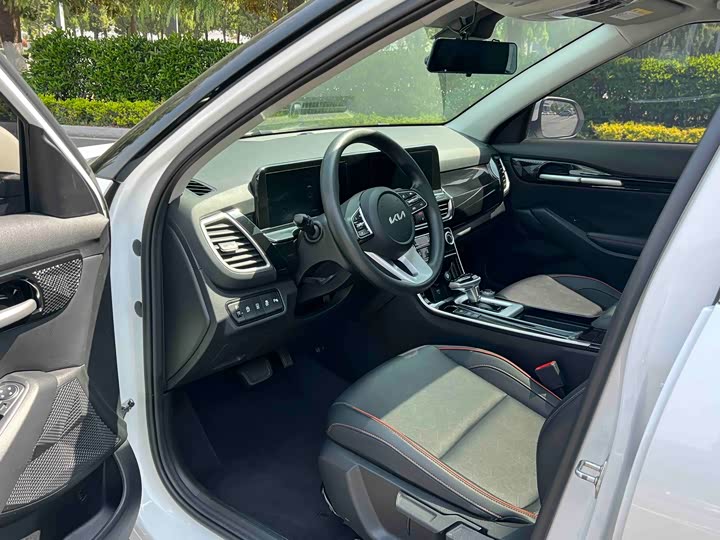 Kia Seltos 2023 2023款 1.5L CVT豪华版