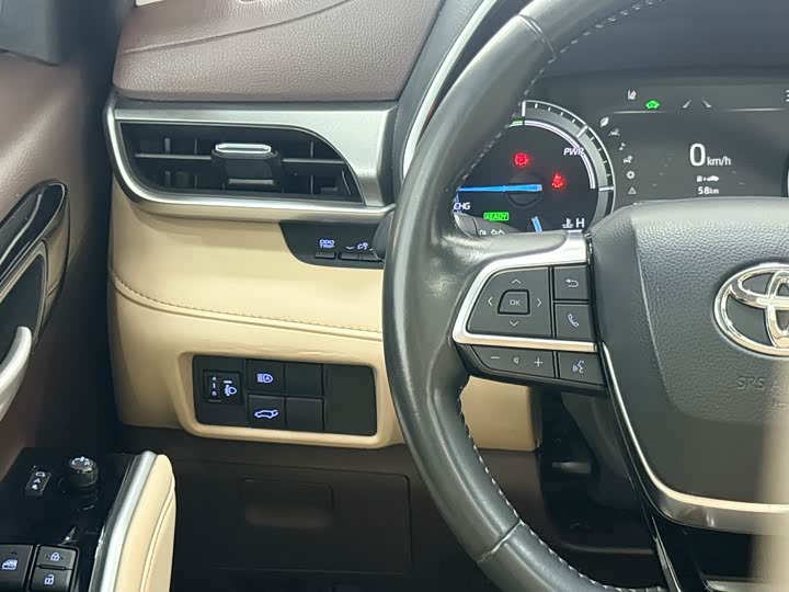 Фото 8 - Toyota Highlander