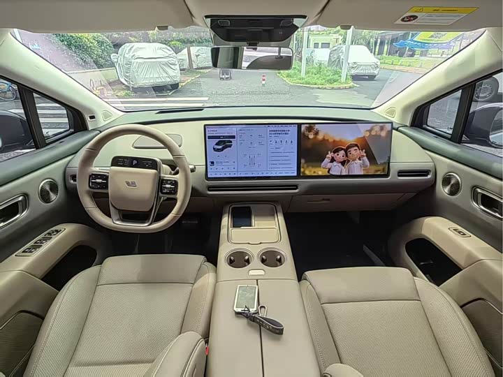 Фото 3 - LiXiang i8