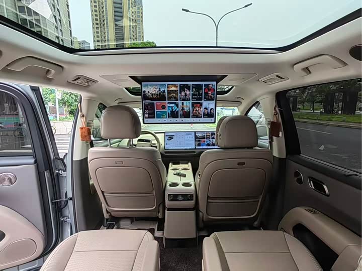 Фото 4 - LiXiang i8