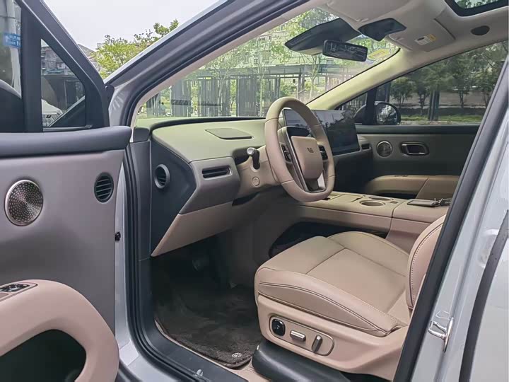 Фото 6 - LiXiang i8