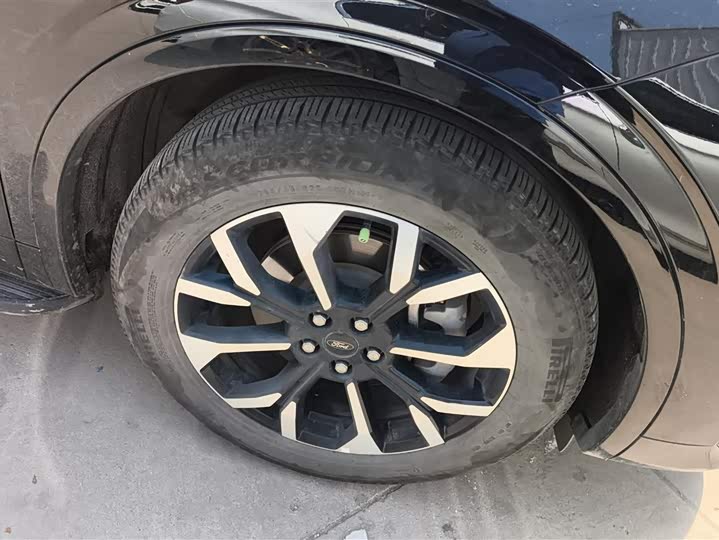 Ford Edge 2025 2025款 锐界L 2.0T EcoBoost 四驱七座至尊型