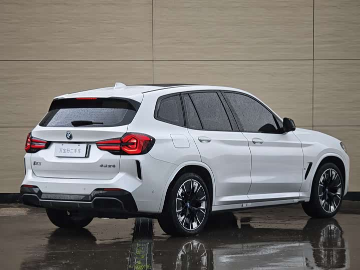 2024 BMW iX3