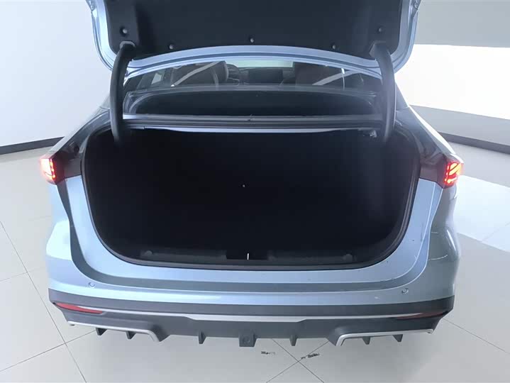 2025 Geely Galaxy L6