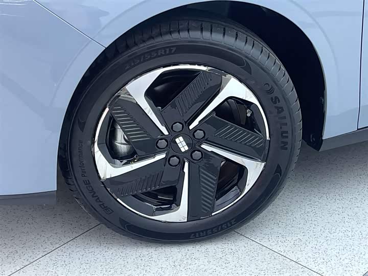 Geely Galaxy L6 2025 2025款 EM-i 140km 探索+版