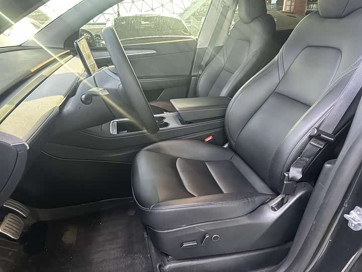 Фото 3 - Tesla Model Y