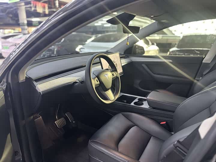 Фото 5 - Tesla Model Y