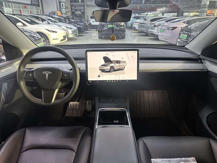Фото 6 - Tesla Model Y