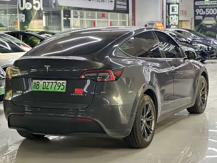Фото 8 - Tesla Model Y