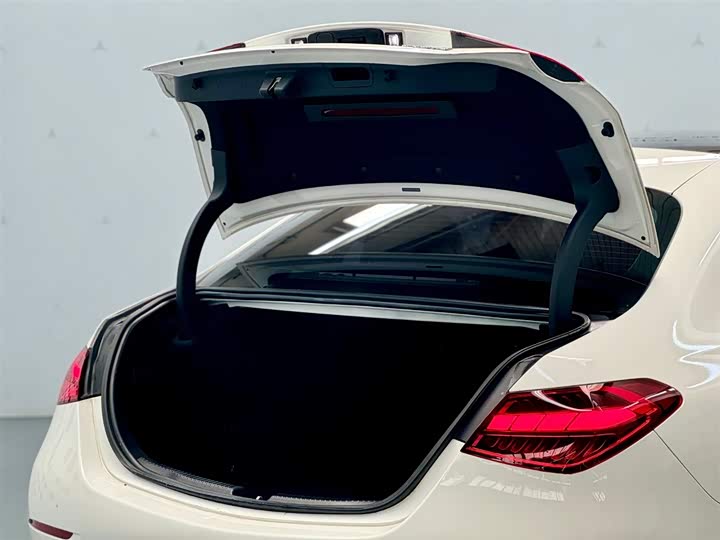 Zdjęcie 3 - Mercedes-Benz C-Class