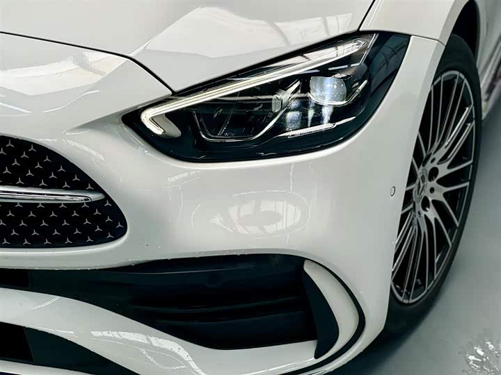Zdjęcie 4 - Mercedes-Benz C-Class