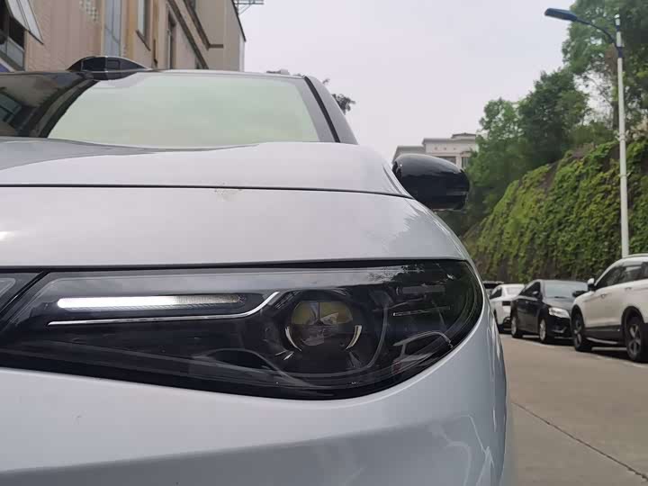 Leapmotor C16 2026 2026款 纯电 630激光雷达智尊版 6座