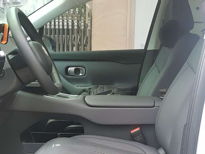 Leapmotor C16 2026 2026款 纯电 630激光雷达智尊版 6座