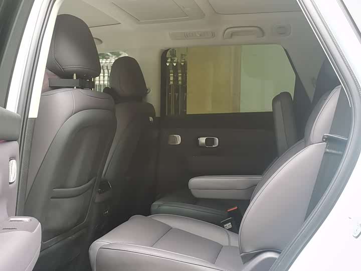 Leapmotor C16 2026 2026款 纯电 630激光雷达智尊版 6座