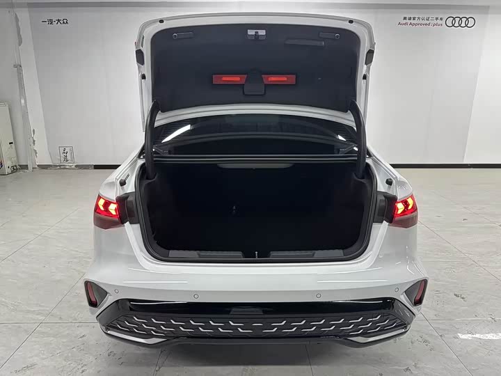 Audi A3 2026 2026款 A3L Limousine 35TFSI 飞驰尊享型