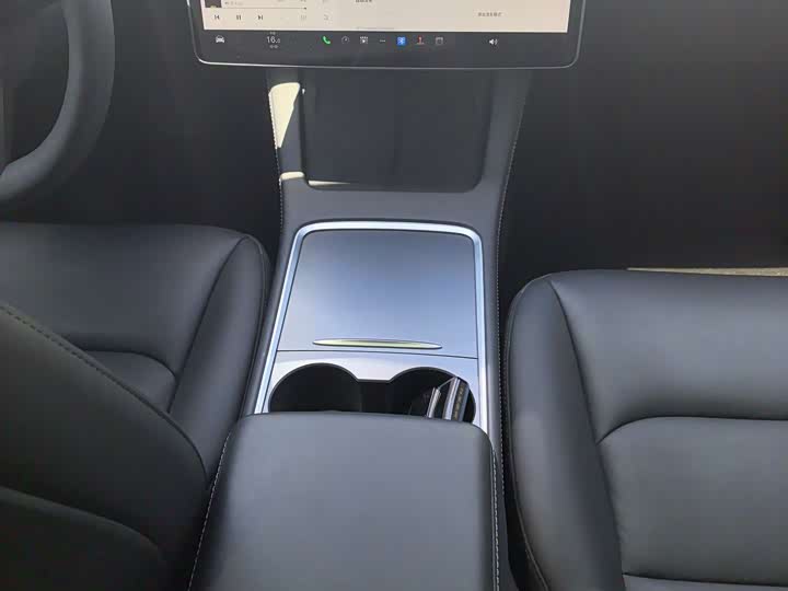 Zdjęcie 4 - Tesla Model 3
