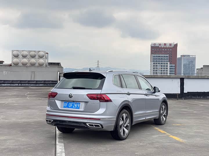 Фото 4 - Volkswagen Tiguan L Pro