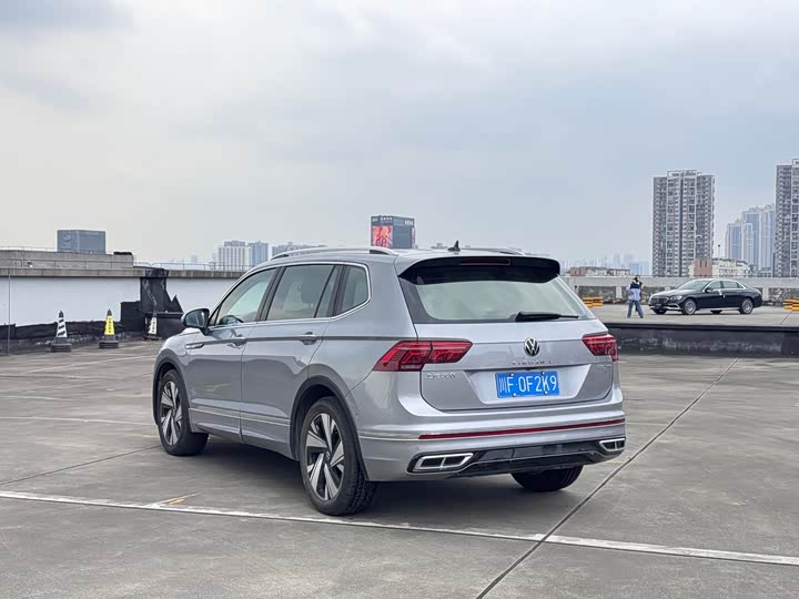 Фото 6 - Volkswagen Tiguan L Pro