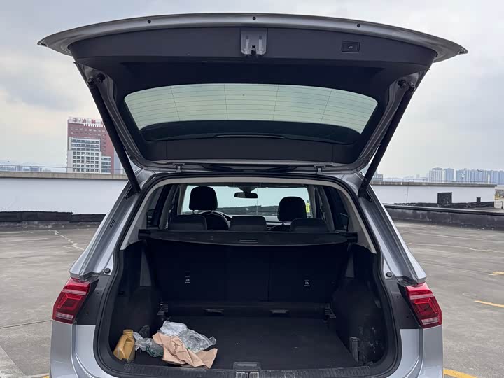 Фото 7 - Volkswagen Tiguan L Pro
