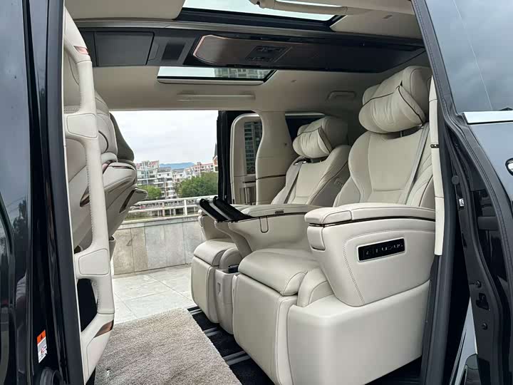 Фото 6 - Lexus LM
