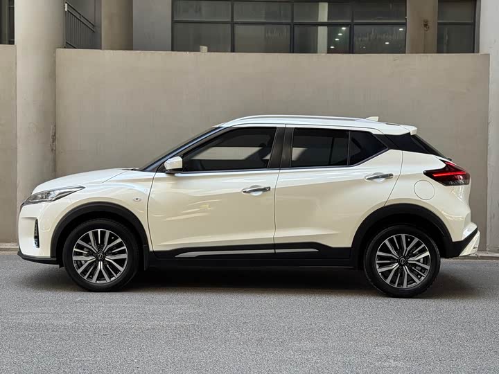 2023 Nissan Kicks