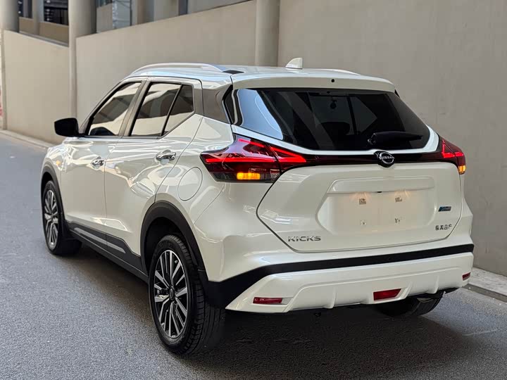 2023 Nissan Kicks