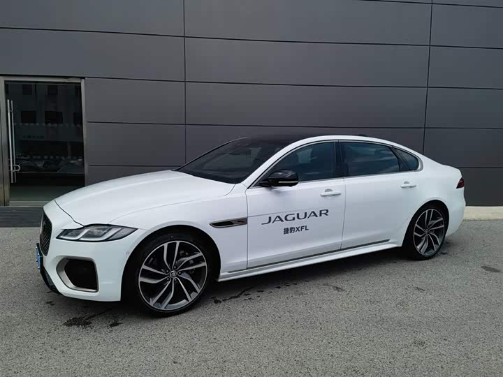 Zdjęcie 2 - Jaguar XF L