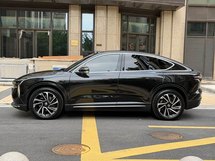 Фото 4 - Nio EC6