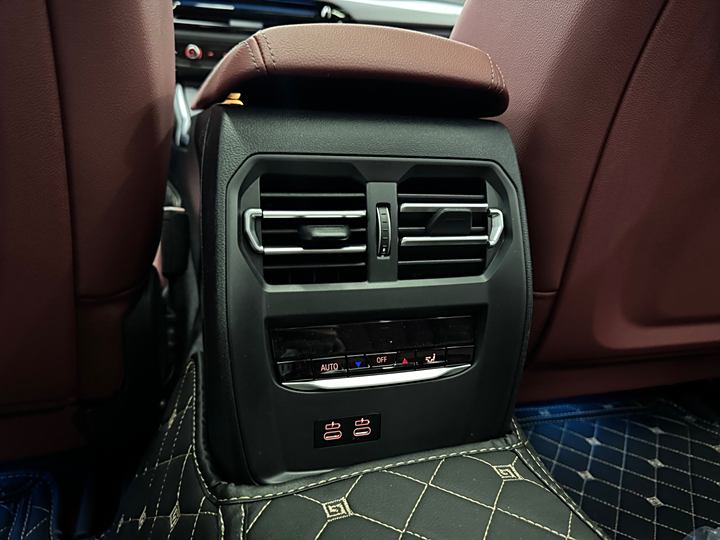 Фото 13 - BMW i3