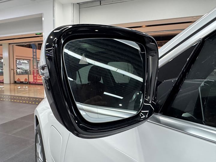 Фото 18 - BMW i3